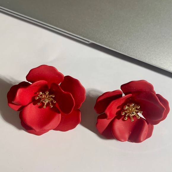 Red flower earrings - Picture 5 of 7